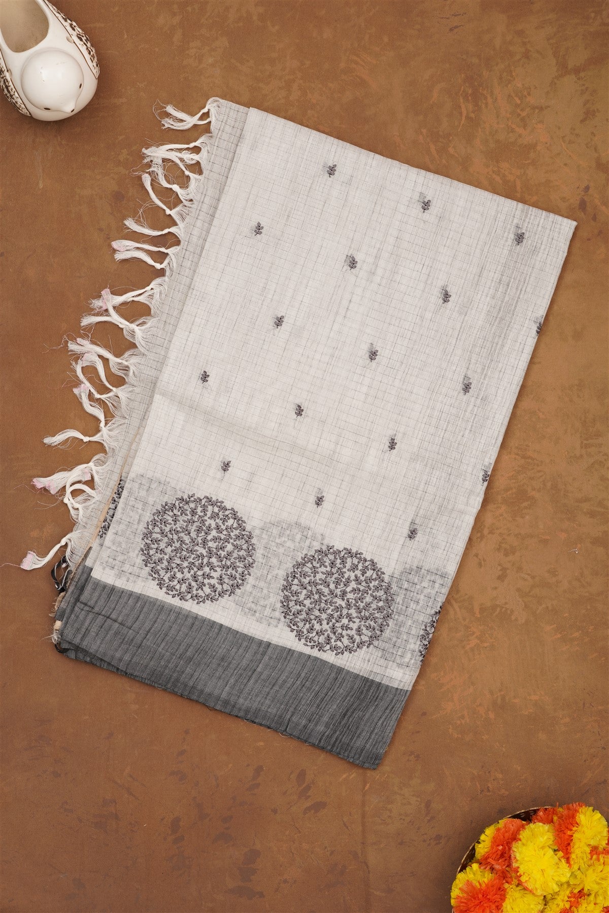 Handloom Cotton Light Grey Saree