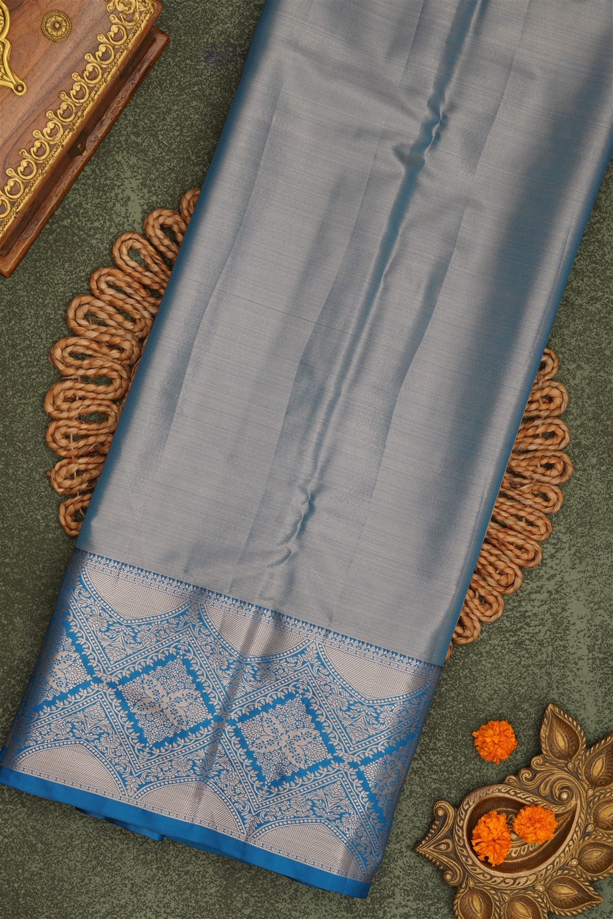 Semi Pattu Silk Blend Cream Saree