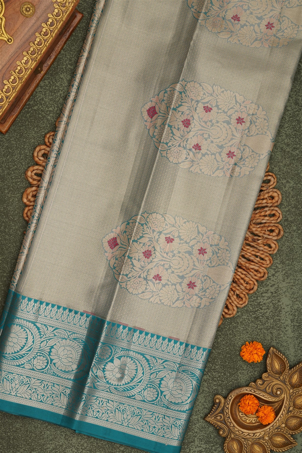 Semi Pattu Silk Blend Light Purple Saree