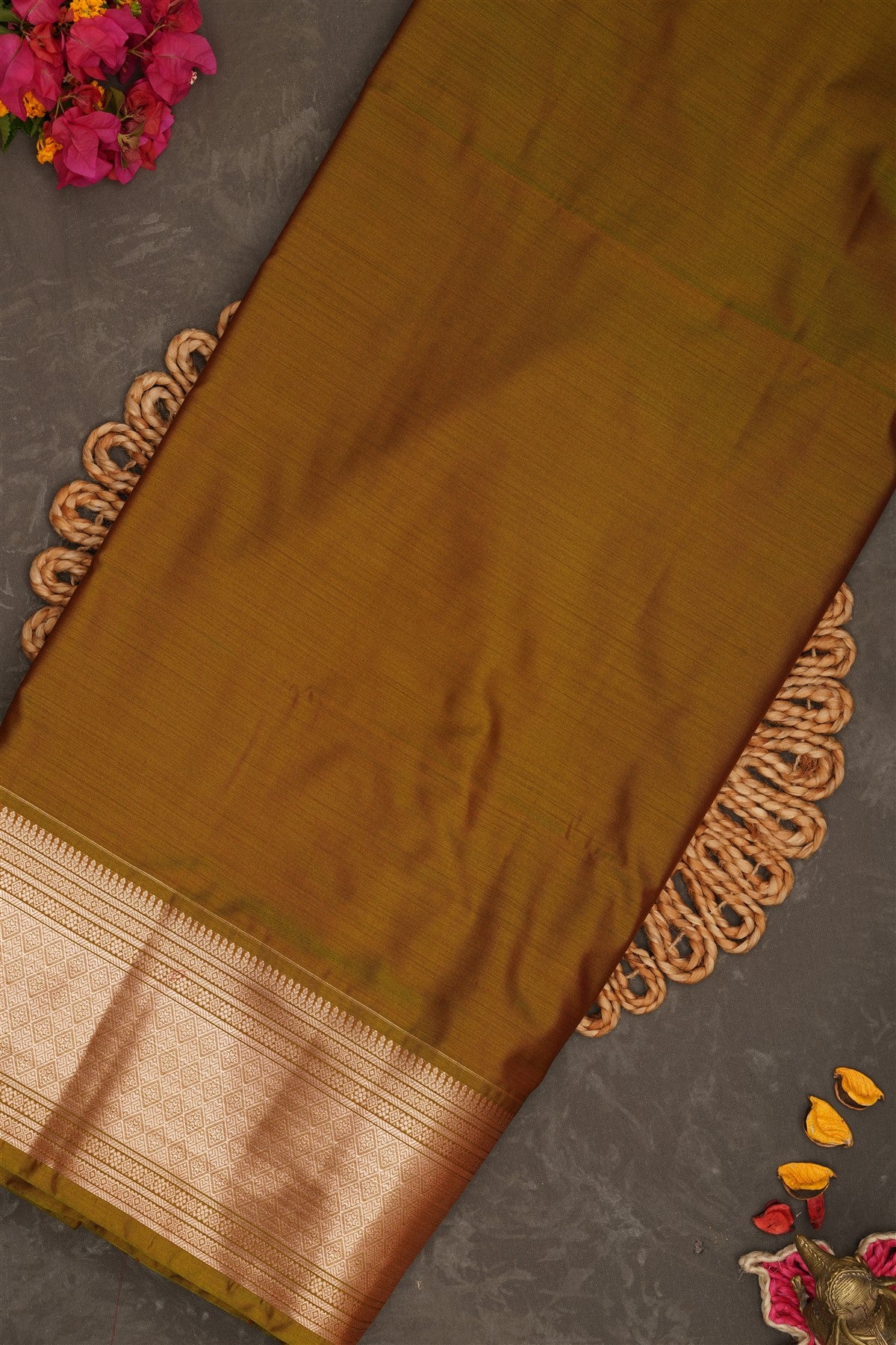 Semi Pattu Silk Blend Pink Saree