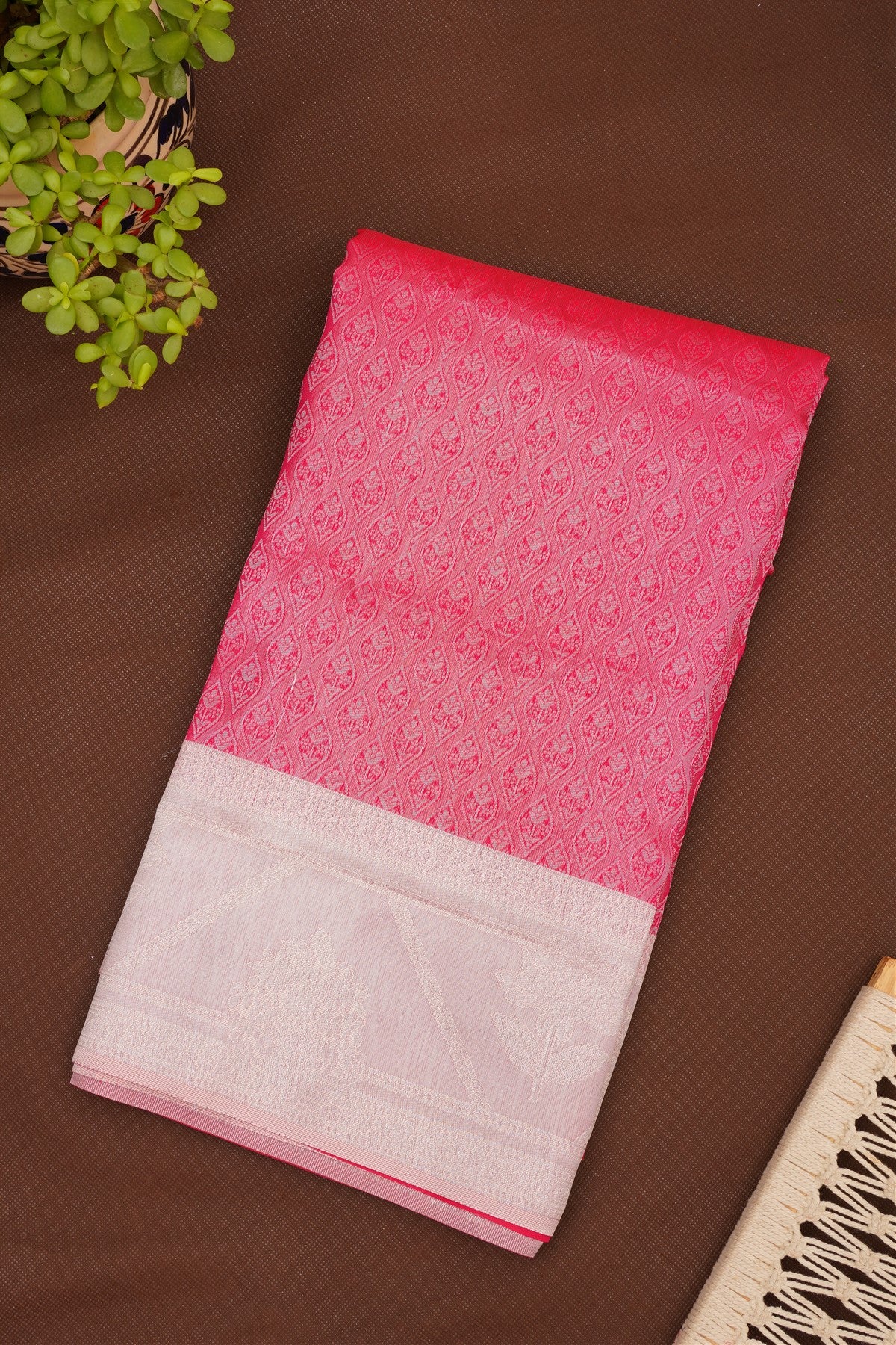 Semi Pattu Silk Blend Pink Saree