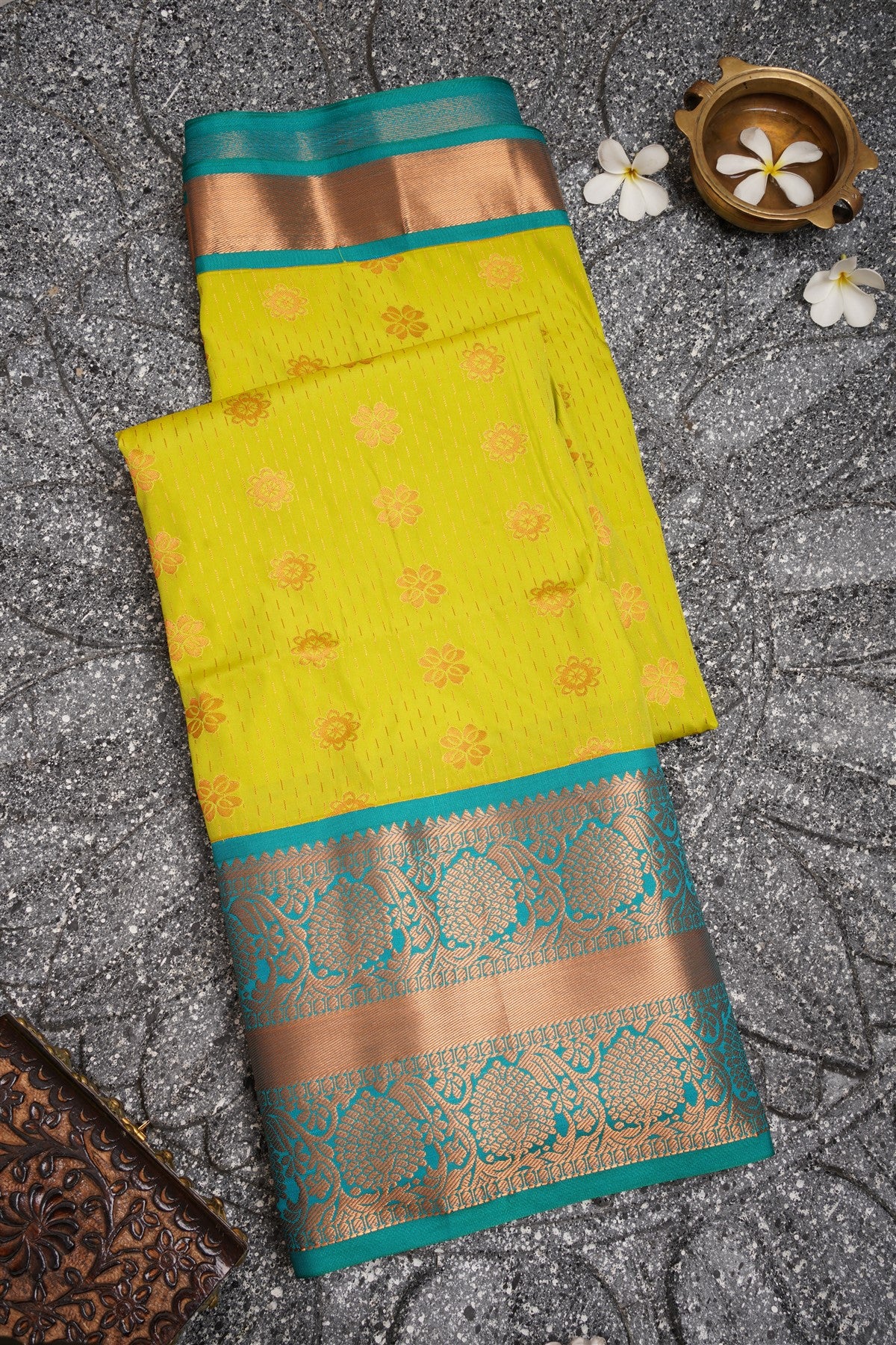 Semi Pattu Silk Parrot Green Saree