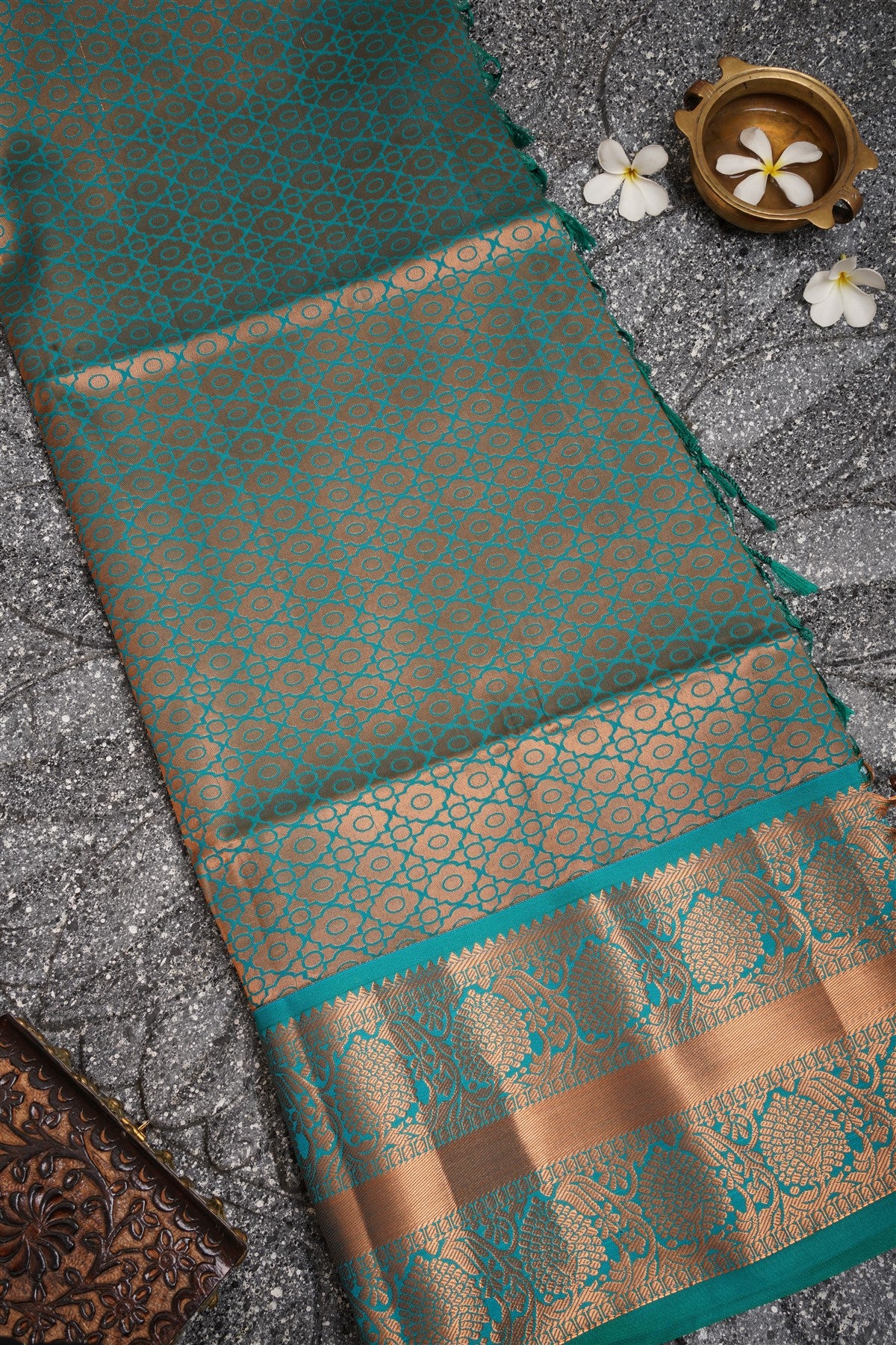 Semi Pattu Silk Parrot Green Saree
