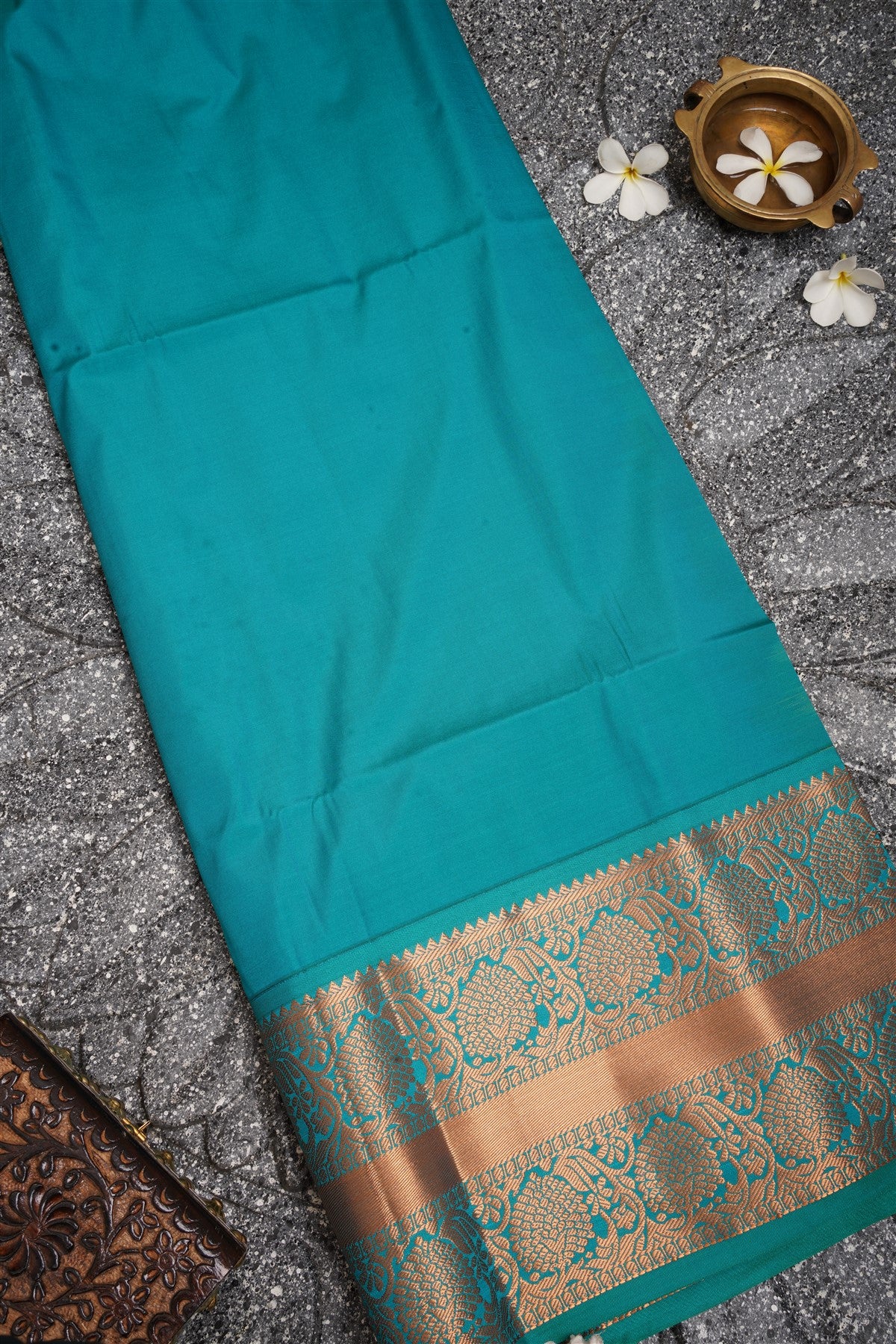 Semi Pattu Silk Parrot Green Saree