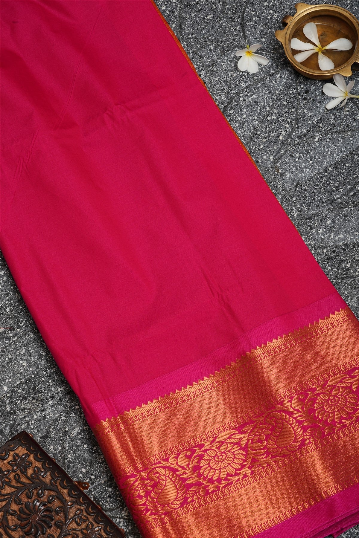 Semi Pattu Silk Parrot Green Saree