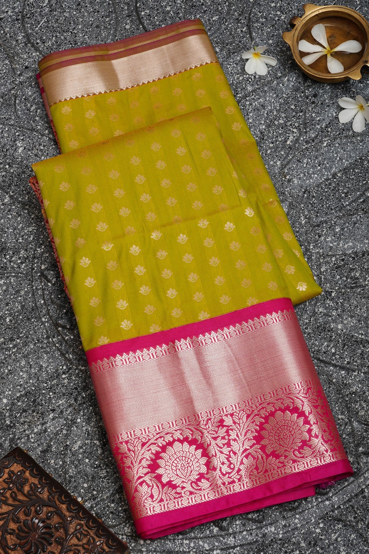 Semi Pattu Silk Parrot Green Saree
