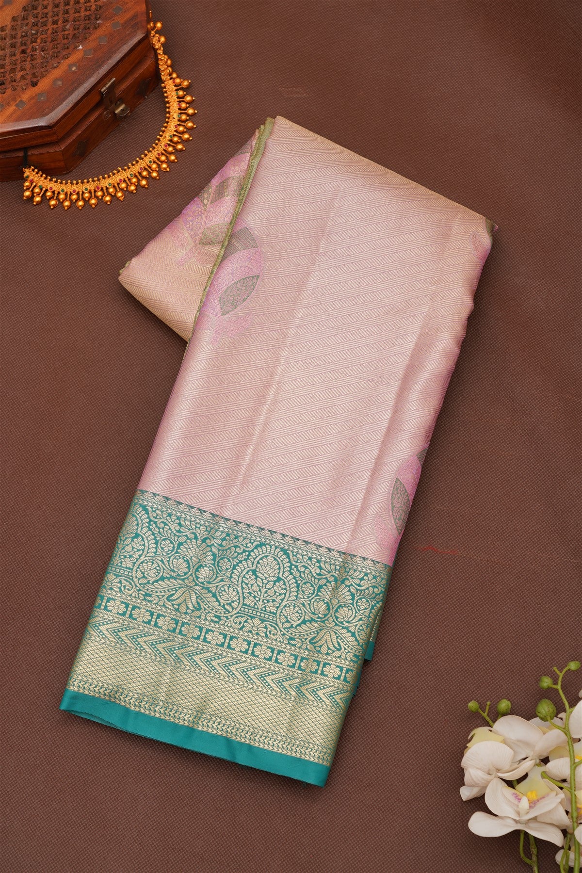 Semi Pattu Silk Blend Lavander Saree