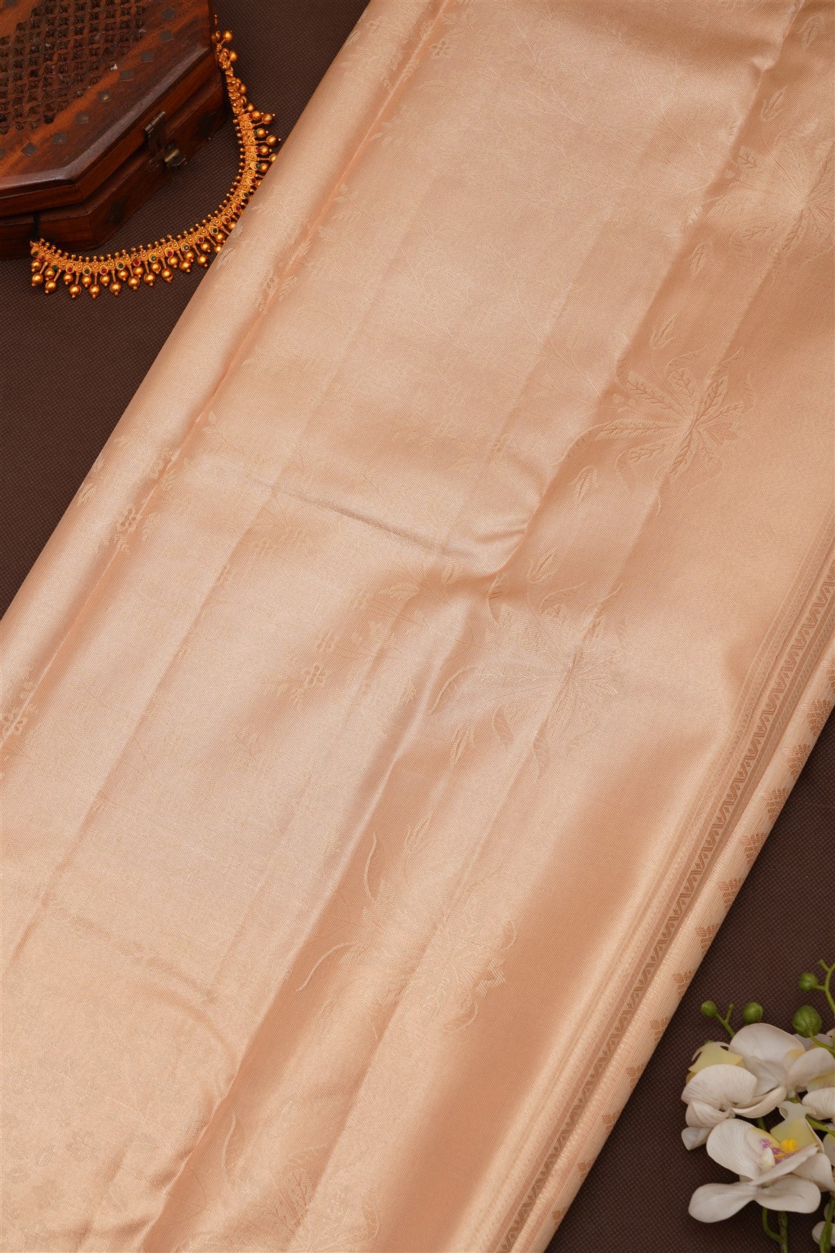 Semi Pattu Silk Blend Cream Saree
