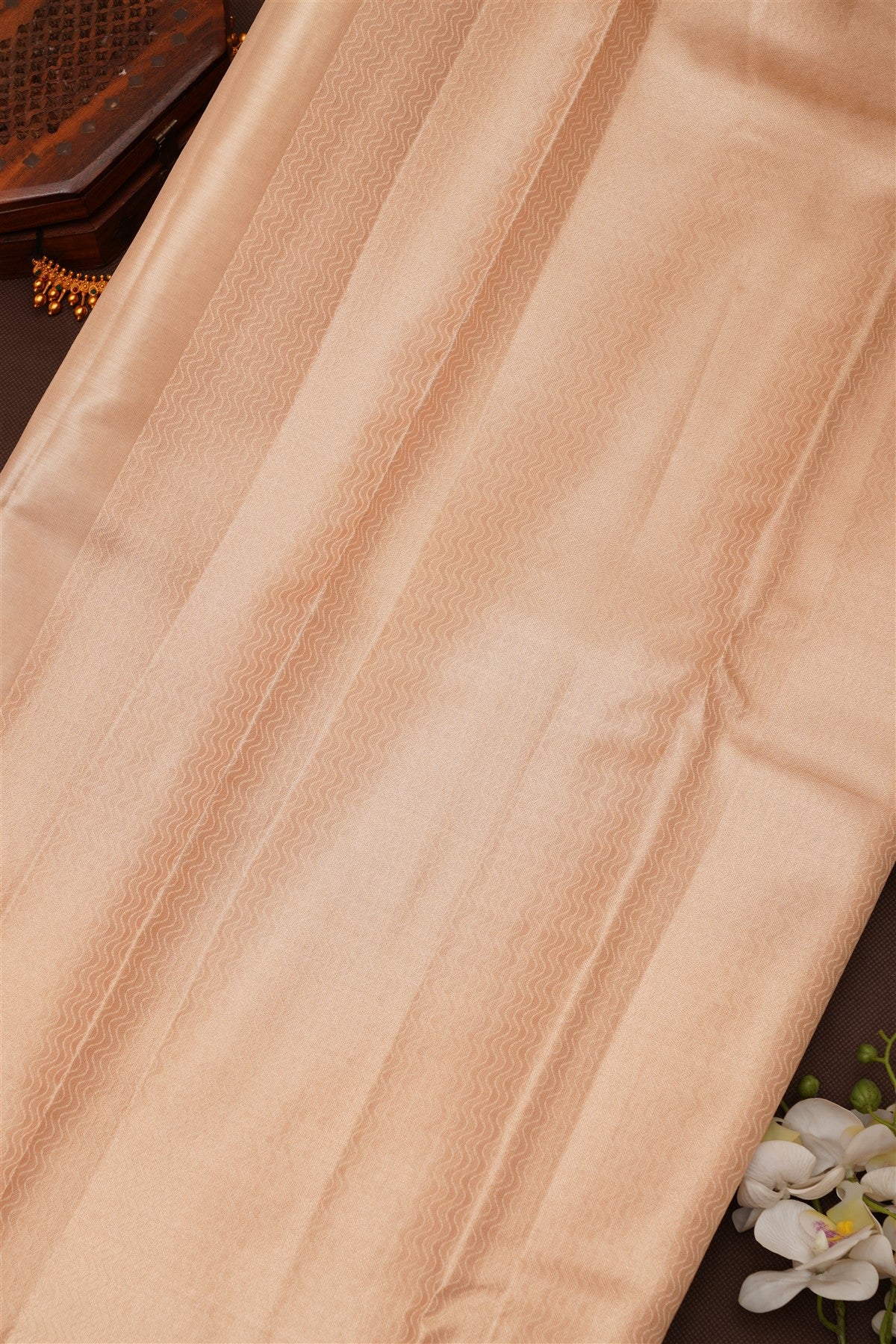 Semi Pattu Silk Blend Cream Saree