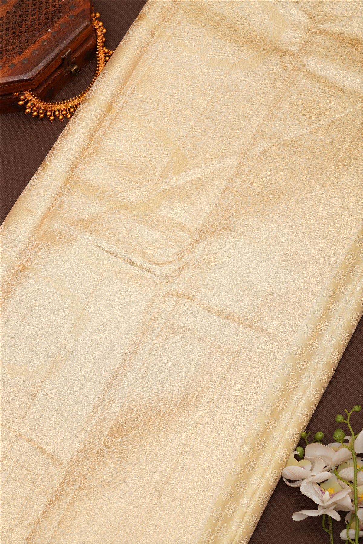 Semi Pattu Silk Blend Cream Saree