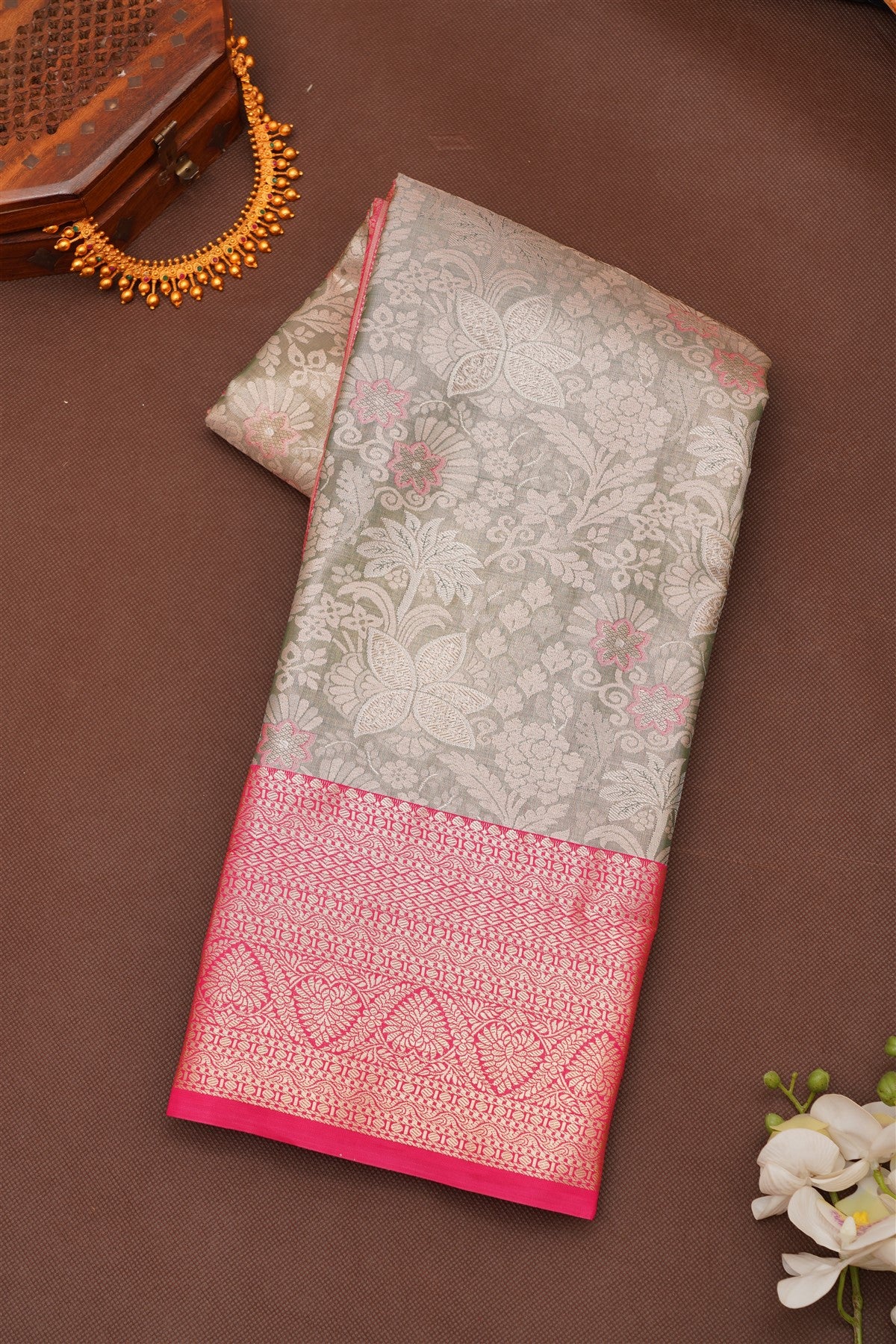 Semi Pattu Silk Blend Green Saree
