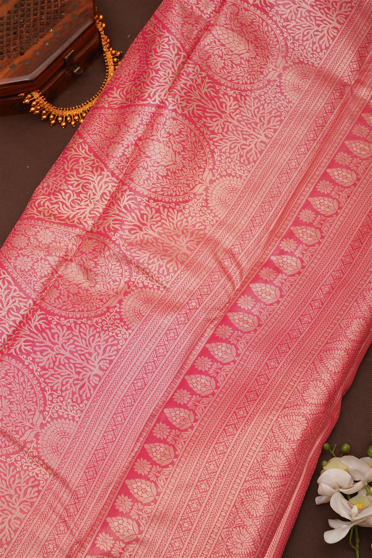 Semi Pattu Silk Blend Green Saree