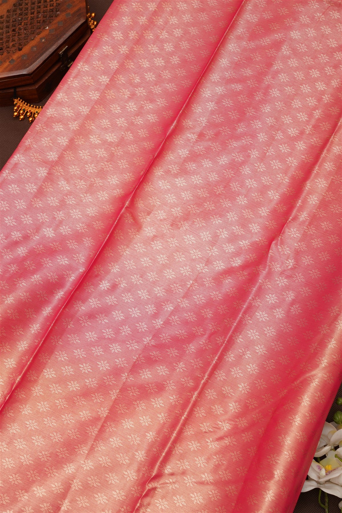 Semi Pattu Silk Blend Cream Saree